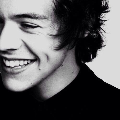 follow @hoeranmoron & @Iouvestoryharry thanks ilysm