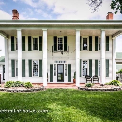 The Journey Home is a wonderful wedding, retreat, and event venue located in Dearborn, MO, just north of the Kansas City International airport.