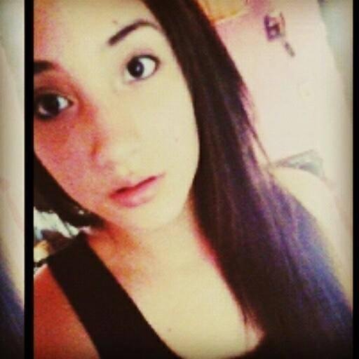 escondes mas de lo que te atreves a decir.. HARRY STYLES *-* yo soy tan solo una causa perdida mas..