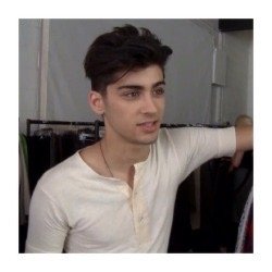 mate if I had a face like yours my hair would be the last thing I'd worry about :)