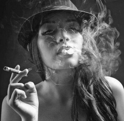 Fuma, fuma y fuma. Nada en comparación con mi maria. LEGALIZACION.