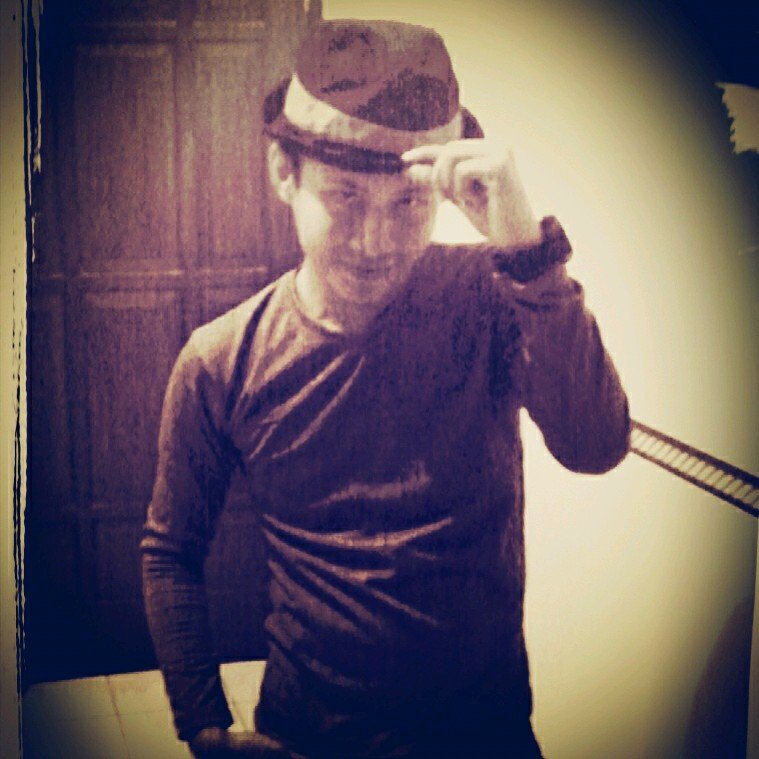 you can call me F'amy Maulana, i am study in Universitas Muhammadiyah Yogyakarta faculty Teknik Enginers