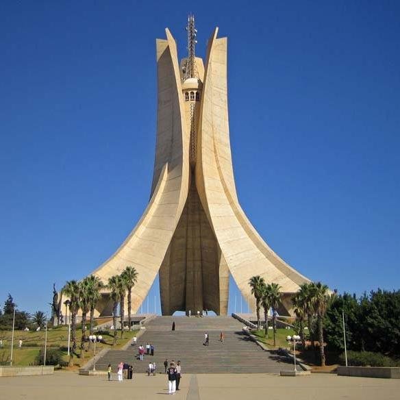 Algériennes & Algériens en #France . #Algérie #Culture #Art #Politique #Science #Economie #Sport Relations #FrancoAlgériennes #الجزائر