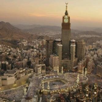 احبك ببرأتي المختبئه خلف كيدي العضيم كوني انثى لا يعني اني ضعيفه ف بإستطاعتي ان اهزم غضبك بقبله
