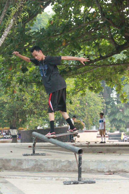 We are gamers & Playing skateboarding
#metatime