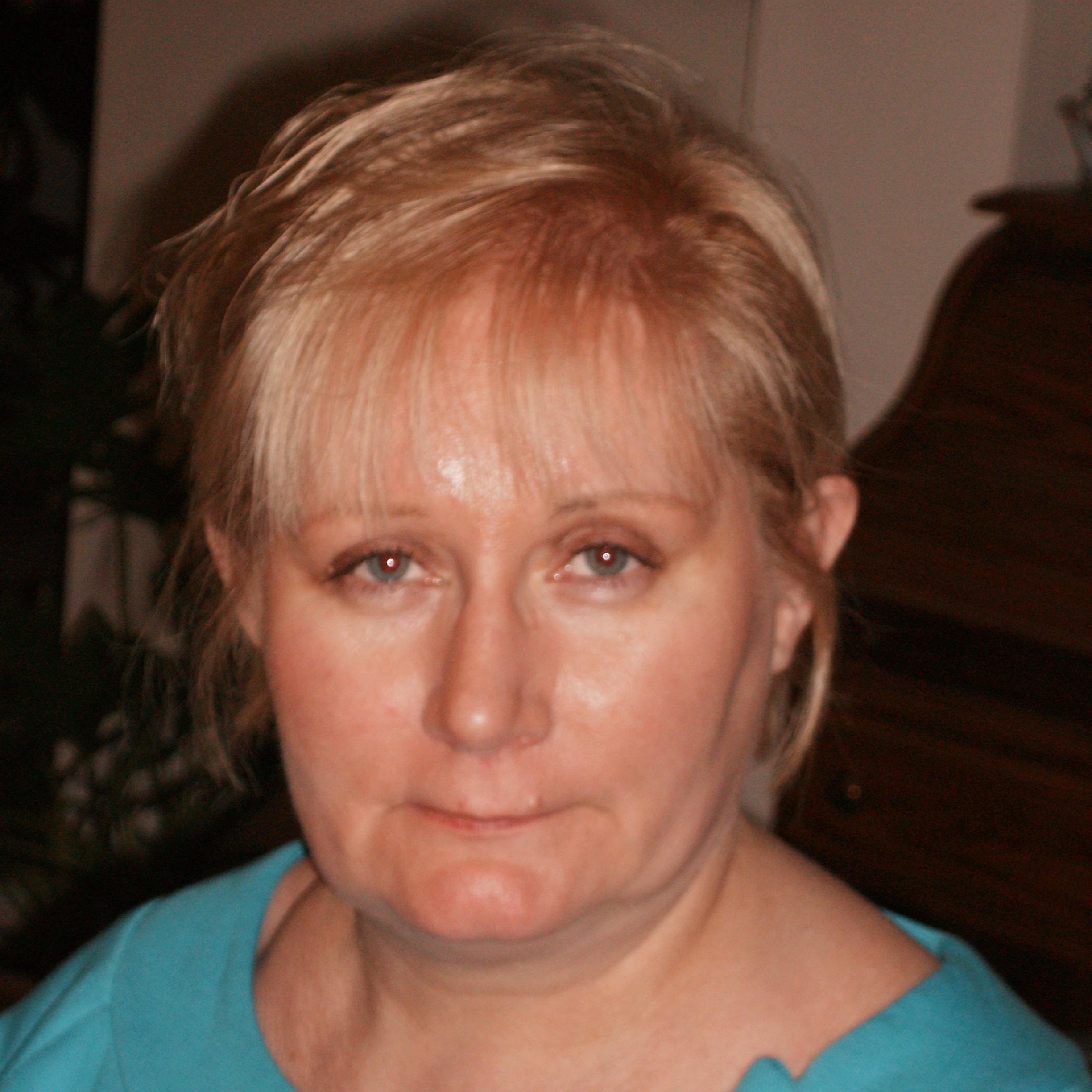 Foodie...Martha Steward wannabe.  Forced into early retirement.  Not alone on that issue...many more like me.  Trying to pay it forward.