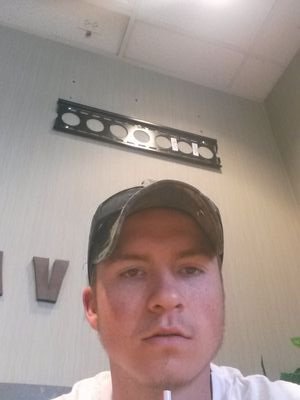 HuntonTrent's profile picture. daaaayyyynnngggg