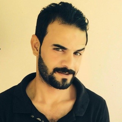 طالب جامعي ملاكم \
الهـَادِئوَن أحَادِيِثُهم أغَلبهـا فِي عُيَونُهم .✨✨