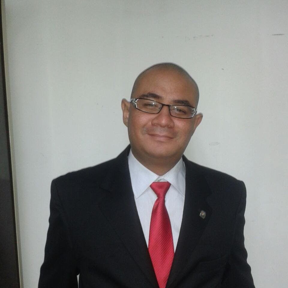 soy profesor de la Universidad Central de Venezuela, Candidato a Magister en Ciencias de Informaciòn y Comunicacion, Politico, Articulador de Equipos.