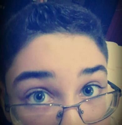 Sou uma pessoa feliz, sem medo de viver.. Curiosidade é tudo :)