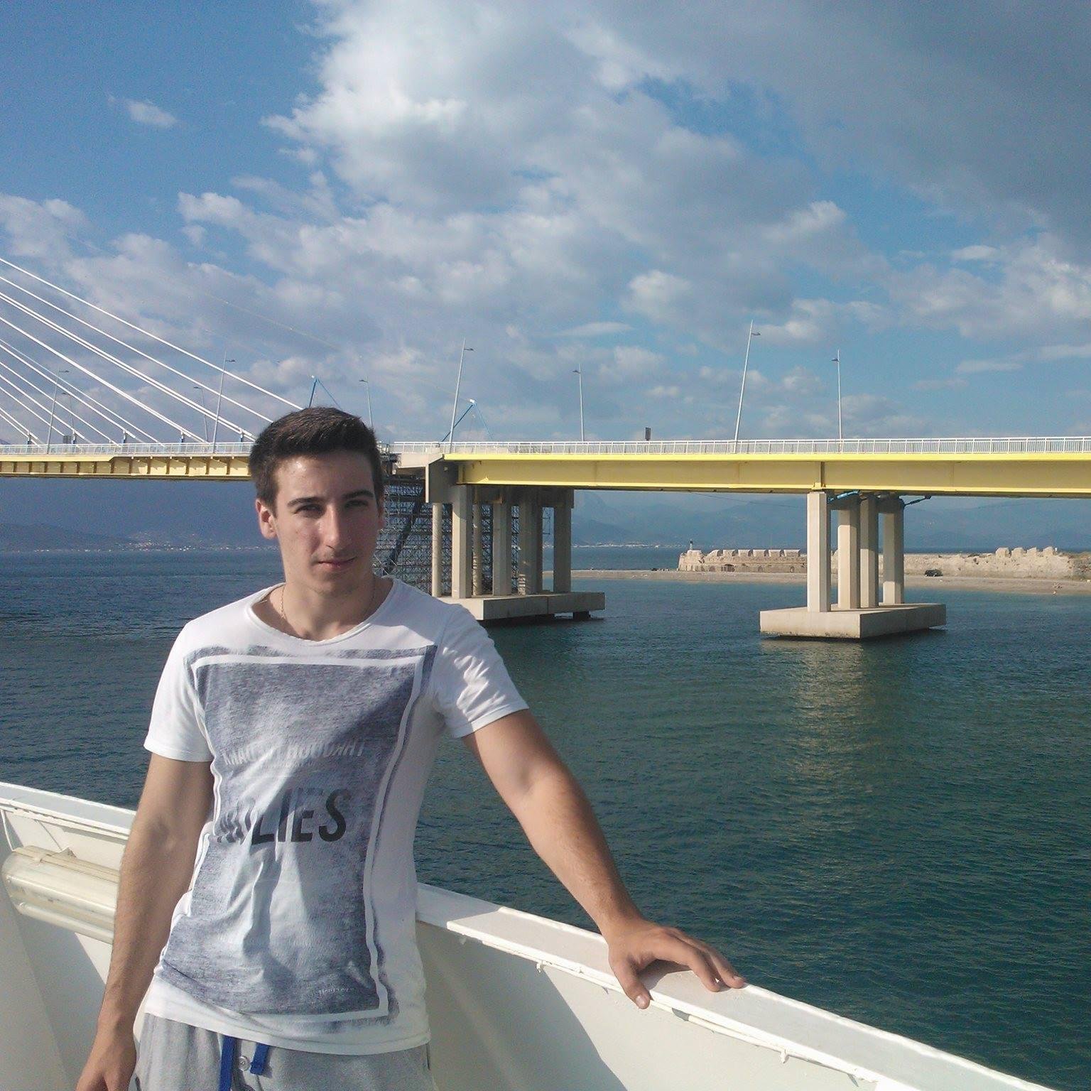 dhmhtrhsva's profile picture. 