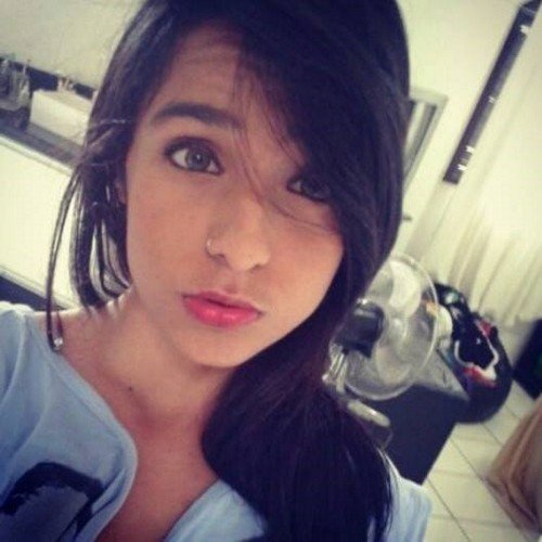 Tenho 18 anos adoro fazer amizade. sou caseira me acho divertida faço amizade facil. meu facebook http://t.co/falHJbAMY0...