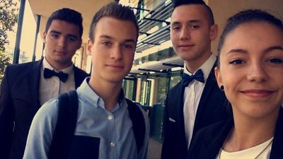 #TeamGrizi #TeamPsg Touche un membre de ma click negro, et tu verra qu'on est pas tout seul                 Snapchat : aalleexx81