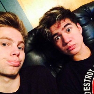 Hiiii Xx im @hemmo18_5sos and i just gave you a free follow. Please follow me back @hemmo18_5sos instead. IG: @luke_xx96