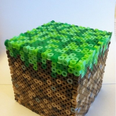 LVG à partir de 5€ d'achat(s) Le prix de chaque produit est marquer en haut a doite de chaque photos ou en bas a gauche :D soyer intéressé fan de minecraft!