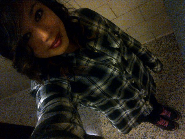 Hi pplz. :) my names Chelsea Skye Dawn Pratt. I love any rockband. I DO NOT like ghetto music, but I Love the beats.3 hmmm, follow me and ill follow you' C:
