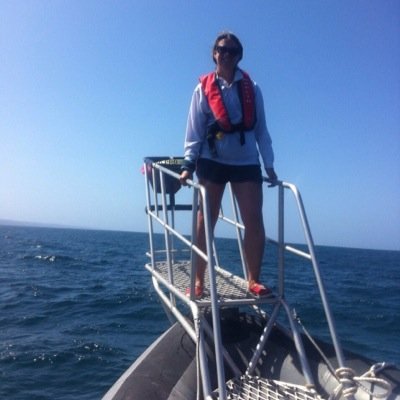 Aquatic Zoology graduate, living in London...working for an architect & property development company, & sub-let to the Byron Society... life's interesting!