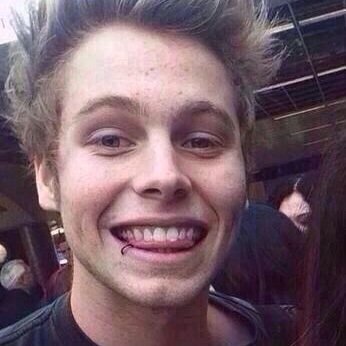@calyum5sos