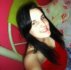 CristianePicol2's profile picture. Aponta pra fé e rema ✌