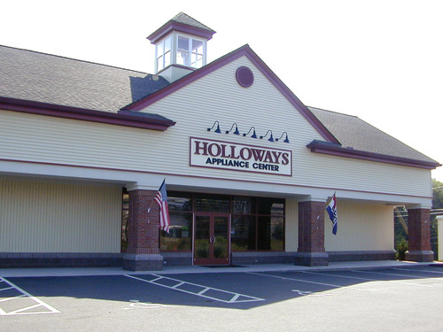 We are Holloways Appliance Center in Simsbury, CT.   Family owned for three generations. Let Holloways put the sizzle in your kitchen!