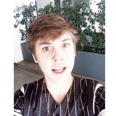 i just gave you this free follow so you could be a sweetheart and follow me back on @MATTURNTAF where i'm active