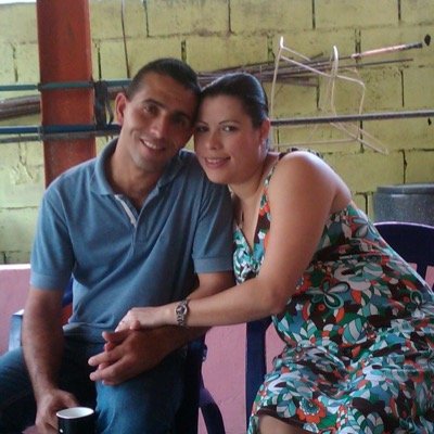 Militar activo, apolitico y claro del cambio que a tenido Venezuela los ultimos años. cambios unos mejores que otros por ello  debemos defender la Revolucion
