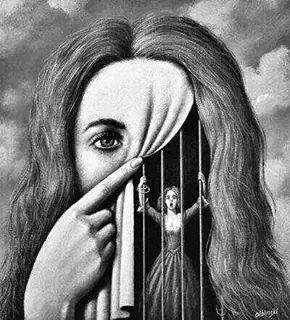Vivir al margen ofrece una perspectiva única, pero siempre llega el momento de entrar en escena y ver el mundo desde dentro.