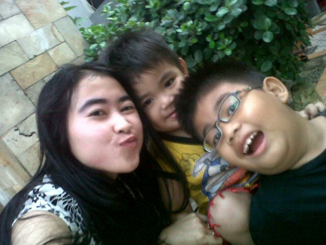 I lovee my mom's n my friend ({})