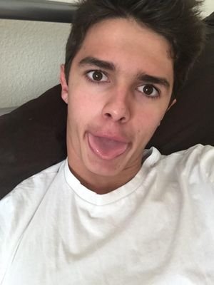 YOUTUBERS&VINERS ARE LIFE♥ follow me on IG-@jmaganda7 &mrss__carterr