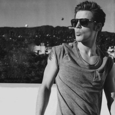 EnticingStud's profile picture. I'm arrogance encased in possessiveness. [#EndlessRP]