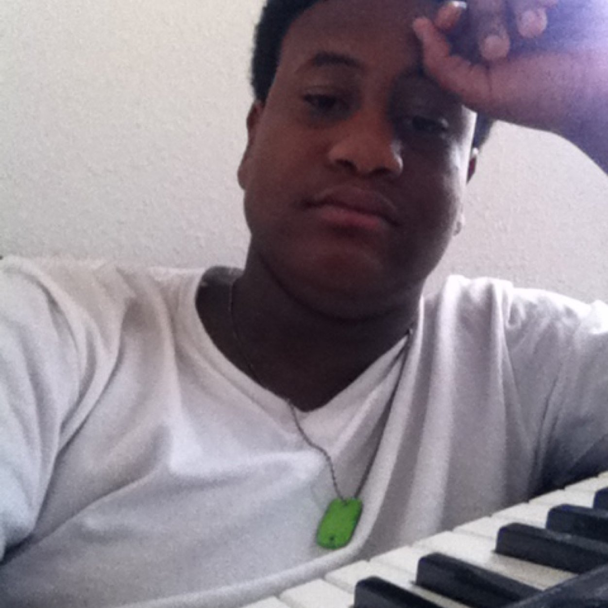 Born&raised in L.A /love to cook/music made me compelled to every instrument that i play.!!!