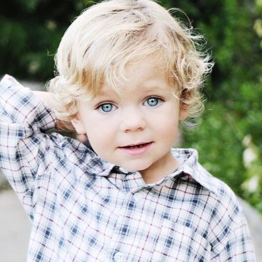 casi 3 añitos | me encanta jugar con mis dinosaurios | te quiero mucho mami @ElizabethBowesL , ¿me lees un cuento?| Capitan Inglaterra Jr. al rescate ! #freerol