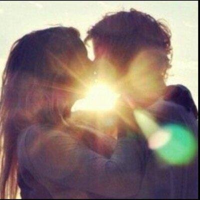 lovesstory_143's profile picture. 