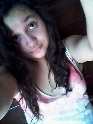 and i am in love with @harrystyles  why do directioners have to be so damn perfect in fact all fandoms i am 13   @CambriaWilliams3 love u and meh big bro dan