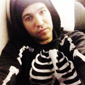 I-I'm Pete Wentz, 19 and current student at Emoversity...