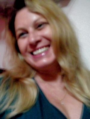 I am teacher (a) of Physical Education,DN 1/12/65, I'm blonde, blue eyes, I like to travel, meet people and love the life.