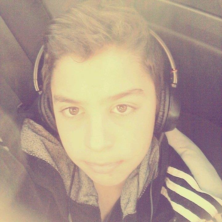 si buscas amor no busques las belleza . Busca al corazon que es lo mas que interesa :3