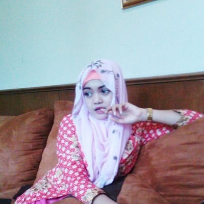 Hidup harus terus berlanjut..tidak perduli seberapa menyakitkan atau membahagiakan..biar waktu yg akan menjadi obat..