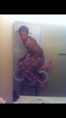 devonte69791567's profile picture. Surf the wave