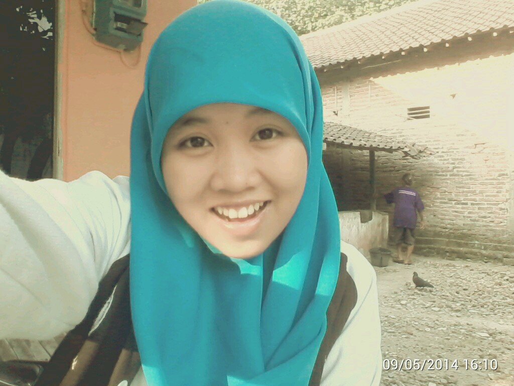 Erna rahmawati | 16th | islam|simple | cuek | ELF(Ever Lasting friend ) and always support to Super Junior :)