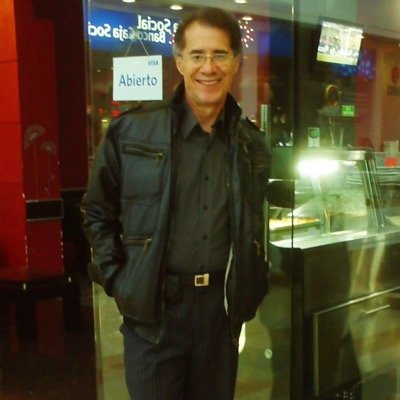 Payanés - Egresado UIS - Liberal - ExMinsalud -  Millos - Antiuribista y Antipetrista confeso y declarado.