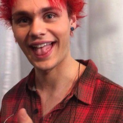 PlsSkosso's profile picture. 