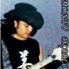 Bartender,rockero,guitarrista,musico,poeta y loco.
Apasionado del arte,la fotografia,la musica y el deporte.las CHIVAS,LIVERPOOL,HALA MADRID, go RAIDERS, RF.