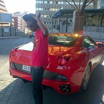 KhanyaKea's profile picture. 