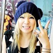 A proud Fan of the following:
Lee Chae Rin
Taylor Alison Swift
Byun Baek Hyun
and
My bii eff :)