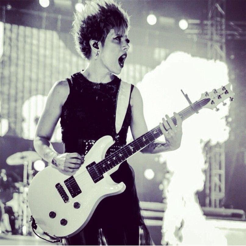 I love rock play guitar and sing and dance