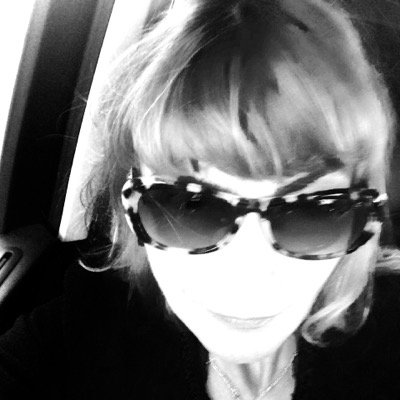 Arty Girl in Paris - contemporary art - painting - photography - video - sclupture - shows