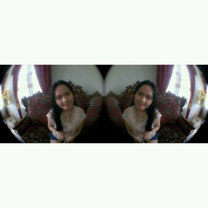 debiwiris's profile picture. 