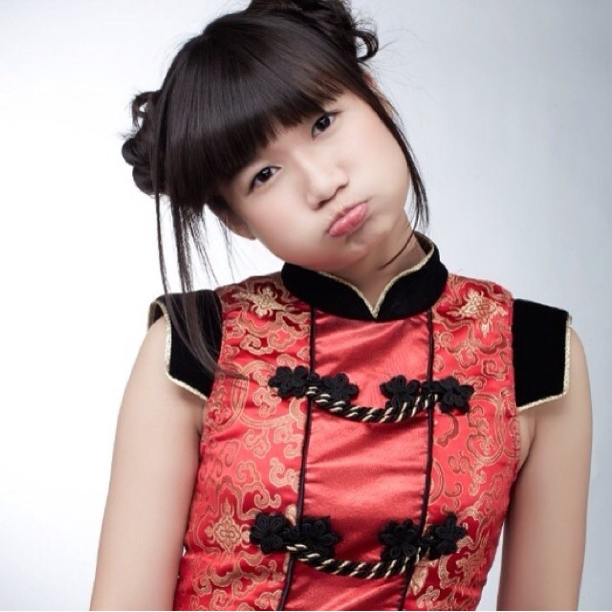 JKT48's crybaby. Young lady who love sushi. Hey, it's rhyme :D