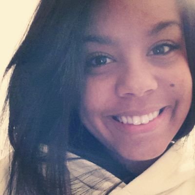 Pra que decote, se ela tem simpatia ♥♥